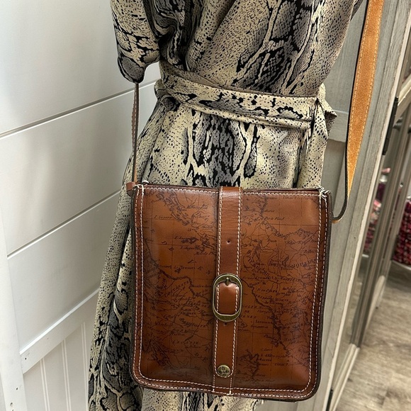 Patricia Nash VENEZIA Pouch Map Print Leather Crossbody Bag – Vintage Style - Picture 8 of 13